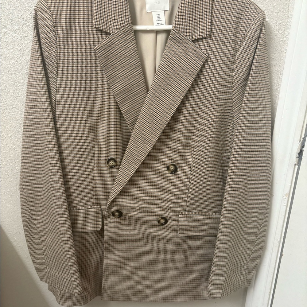 H&M Oversized Tan Sport Coat with Peaked Lapels